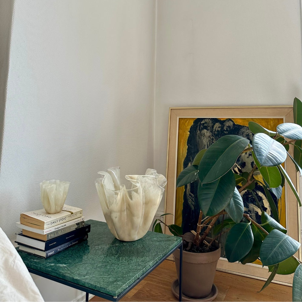 AURA sculptural vase | Artistic interior in bio-based resin